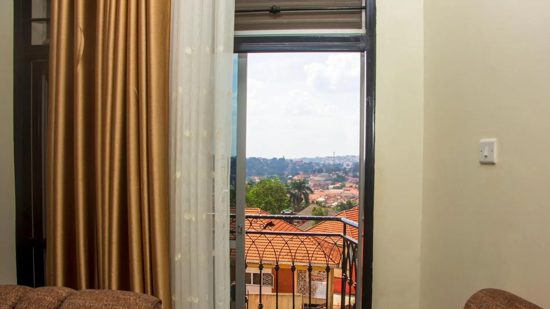 Rare Apt- 1Br In Bukoto With Netflix, Wifi, And Free Parking Καμπάλα Ουγκάντα