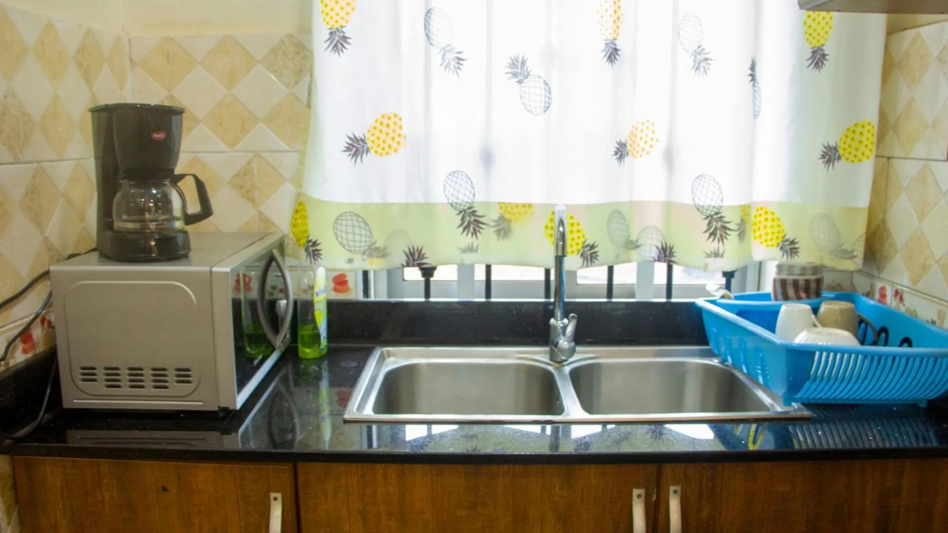Rare Apt- 1Br In Bukoto With Netflix, Wifi, And Free Parking Καμπάλα