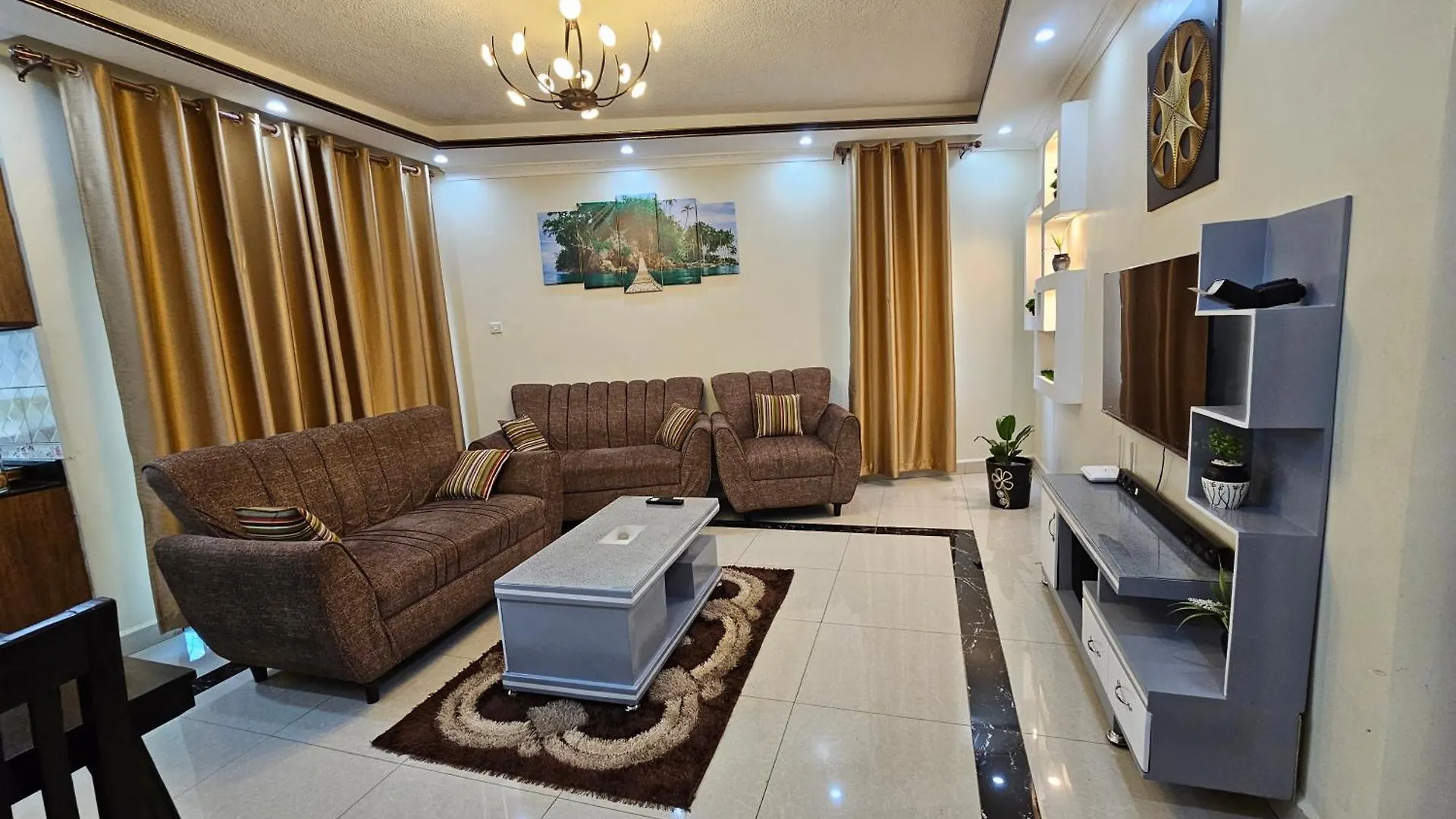 Διαμέρισμα Rare Apt- 1Br In Bukoto With Netflix, Wifi, And Free Parking Καμπάλα