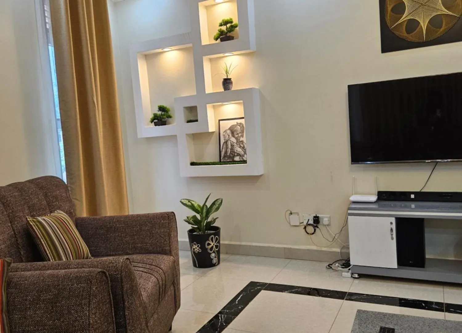 Rare Apt- 1Br In Bukoto With Netflix, Wifi, And Free Parking Καμπάλα